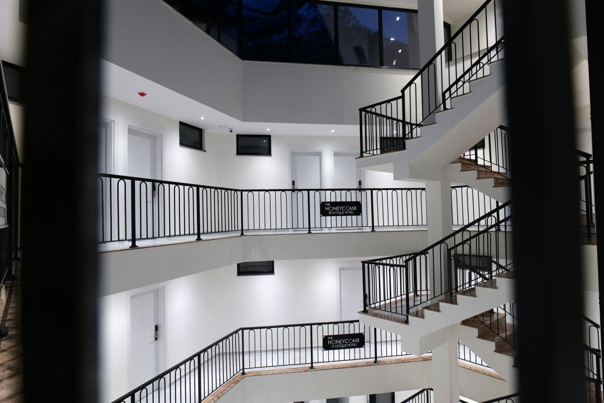 The Honeycomb Boutique Hotel Golem  Eksteriør bilde