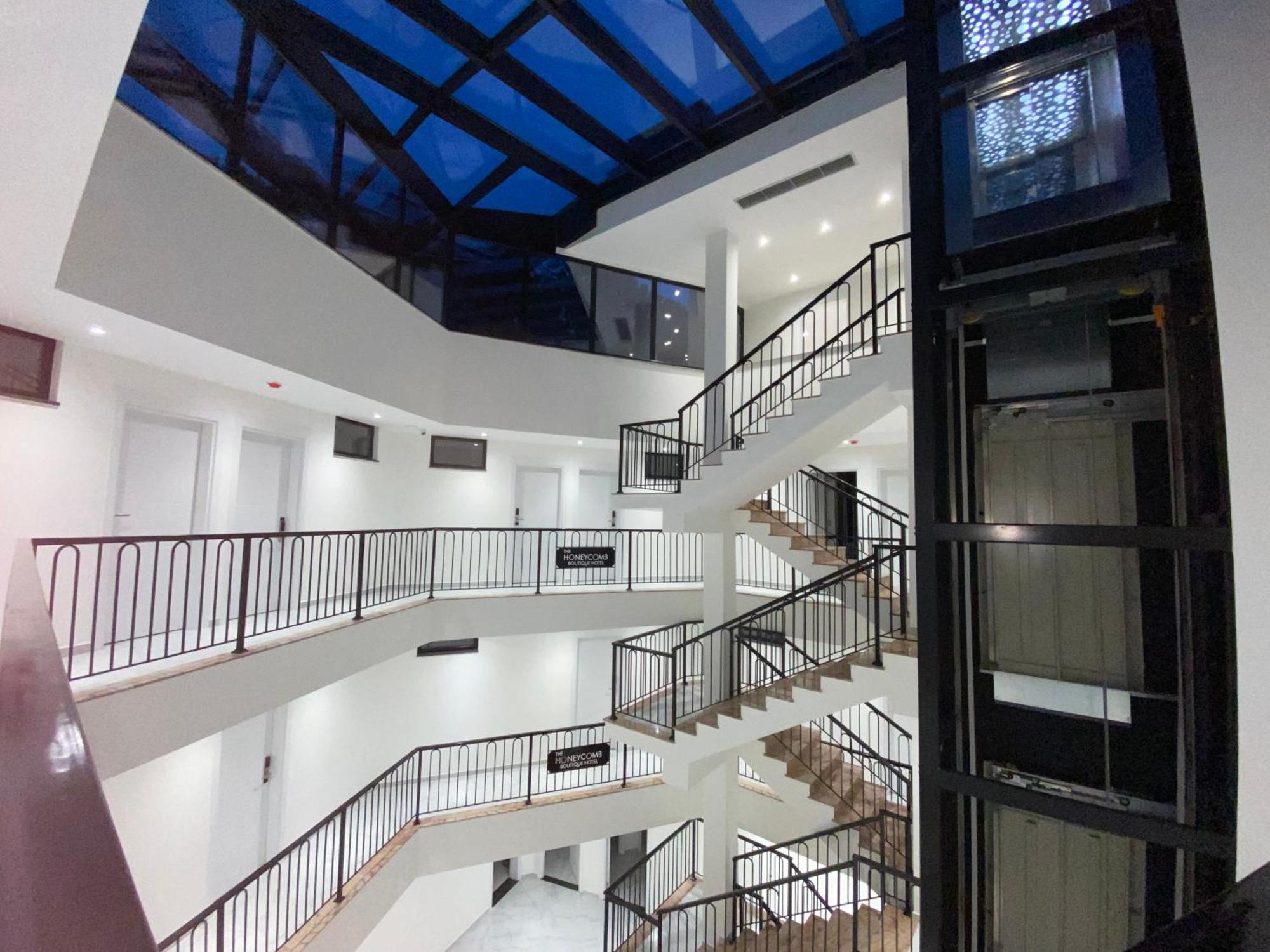 The Honeycomb Boutique Hotel Golem  Eksteriør bilde